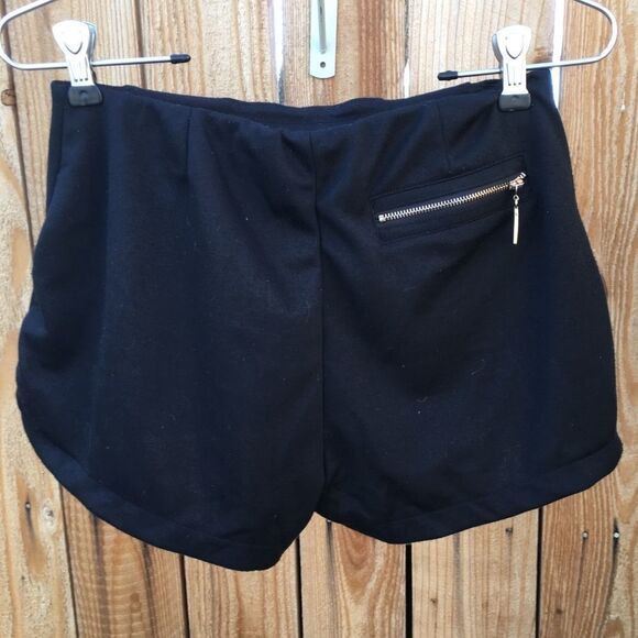 Pearl - Black shorts with gold studs Small - Picture 3 of 3